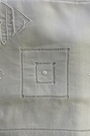 Magnifique drap élégant 220/280. Monogramme JM