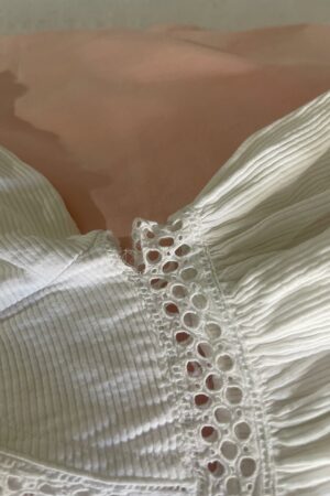 Robe enfants 3 ans, légèrement décousue sous un bras