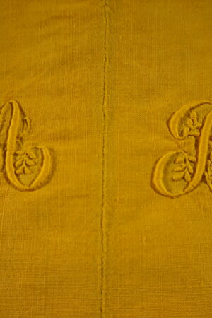 DRAP EN FIL ANCIEN & 2 TAIES D'OREILLER