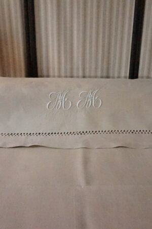 Drap monogrammé MM