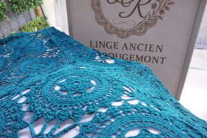 Couvre‑lit ancien en crochet, teint émeraude – 200×210, franges Années 1930–1950