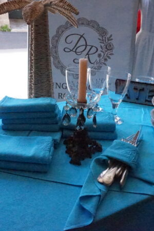 Nappe ancienne teintée turquoise–12 serviettes assorties, monogramme AV(150×220)milieu XXᵉ siècle